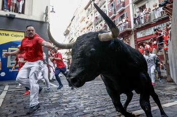 Los Fuente Ymbro firman un fugaz cuarto encierro
