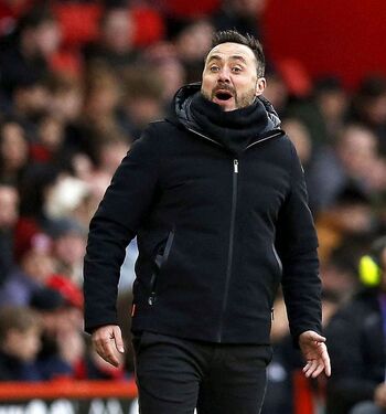 Baile de entrenadores en el banquillo culé