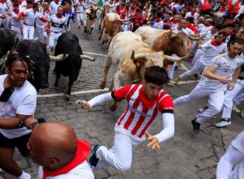 Los toros de Victoriano del Río brindan un rápido encierro
