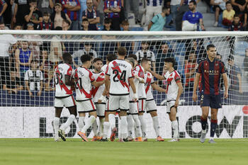 De Frutos lidera una cómoda victoria del Rayo