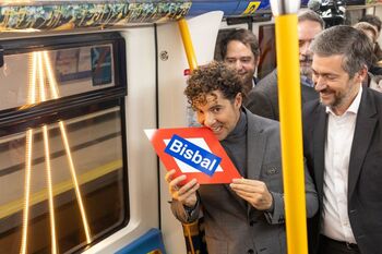 Bisbal inaugura por sorpresa el 'Tren de la Navidad'
