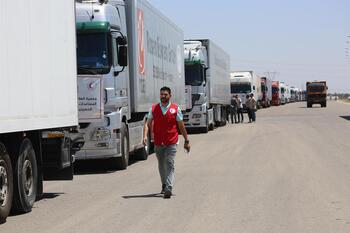 Israel distribuirá más de 120 camiones con ayuda en Gaza