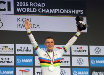 Evenepoel hace humano a Pogacar