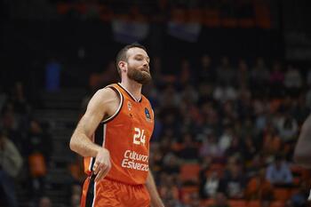 El Valencia Basket deja siempre al Kosner Baskonia a remolque
