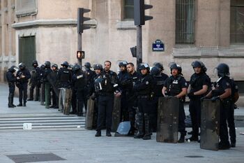 La jornada de huelga arranca en Francia con al menos 58 detenidos