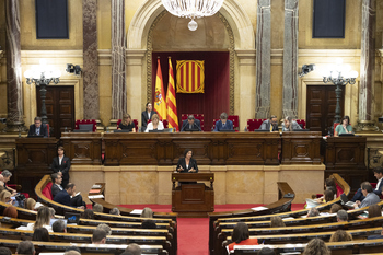 El Parlamento de Cataluña suspende el pleno por la Flotilla