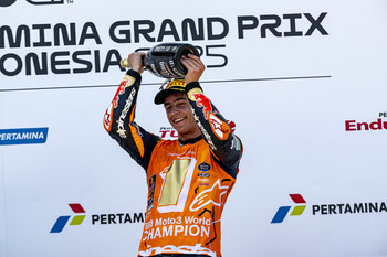 Rueda conquista el título de Moto3