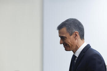 El CIS amplía la distancia entre PSOE y PP en su última encuesta