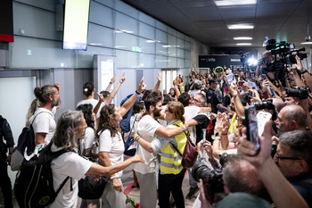 Llegan a Madrid los primeros 21 españoles de la Flotilla