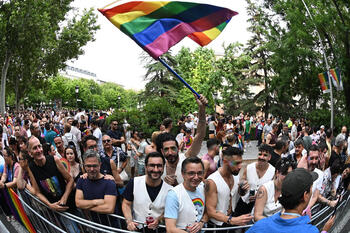 Miles de personas marchan en el Orgullo de Madrid