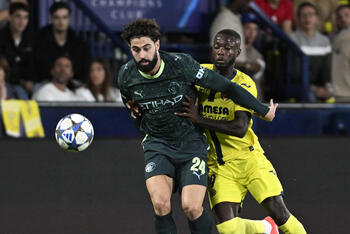 El Villarreal paga su respeto al Manchester City
