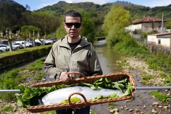 Una sidrería ovetense se hace con el 'campanu' por 10.100 euros