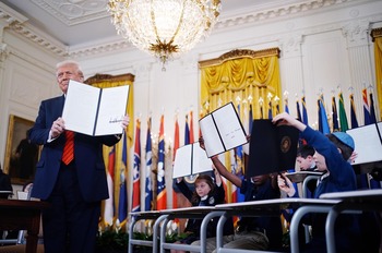 Trump ordena desmantelar el Departamento de Educación