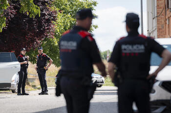 Buscan en Barcelona a dos personas arrastradas por el río Foix