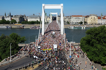 Budapest ignora a Orbán y celebra la Marcha del Orgullo