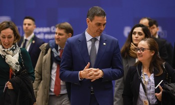 Sánchez minimiza las diferencias con Sumar en defensa