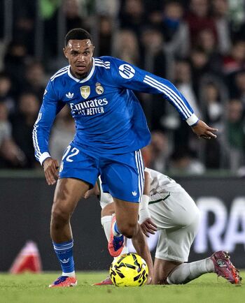 Trent 'Dilema-Arnold'