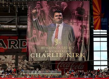 Masivo adiós a Kirk con todos los honores