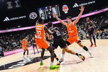 El Valencia Basket muere en la orilla en París