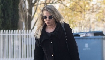 El juez del 'caso Begoña Gómez' imputa a una asesora de Moncloa