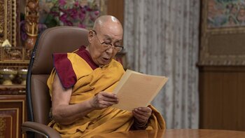 El Dalai Lama asegura que espera vivir más de 130 años