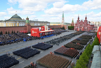 La plaza Roja acoge la parada militar del 80º de la Victoria