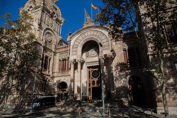Amnistían a casi 40 excargos de Puigdemont por el 1 de octubre