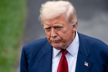 Trump anuncia aranceles del 100% a la importación de chips