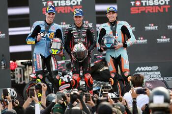 Bezzecchi niega a Aldeguer la victoria en la esprint