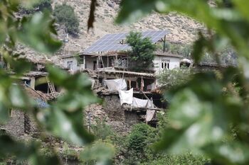 Un nuevo terremoto de magnitud 5,2 golpea otra vez Afganistán