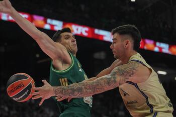 El Barça asalta el OAKA y disipa dudas