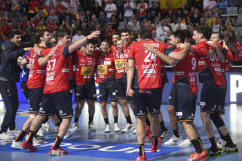 Los 'Hispanos' sacan billete en primera al Europeo