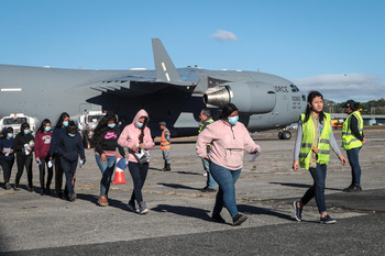 EEUU empieza a enviar a migrantes a Guantánamo