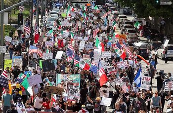 Potente rugido de la ciudadanía contra Trump