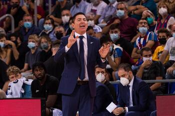 Xavi Pascual volverá a entrenar al Barça hasta 2028