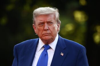 Trump se enfrenta a los medios por los ataques a Irán