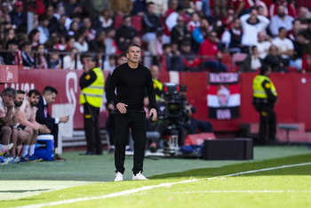 El Oviedo despide a Luis Carrión tras caer ante el Sevilla