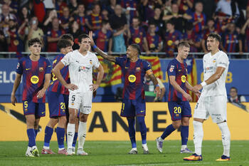 El Valencia cae goleado ante los de Flick