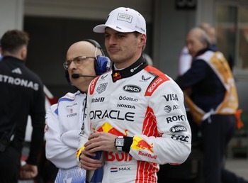 Verstappen sorprende a los McLaren y conquista la pole