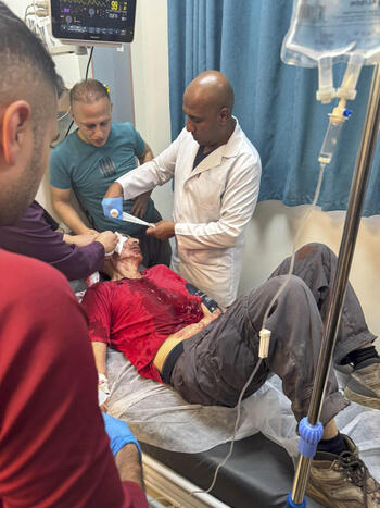 Colonos israelíes hieren a civiles y periodistas en Cisjordania