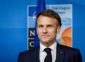 Macron mantiene una llamada de más de dos horas con Putin