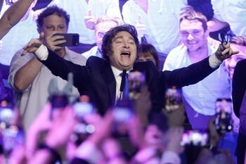 El partido de Milei gana las legislativas en Argentina