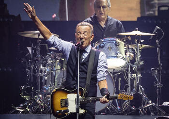 Springsteen invoca en San Sebastián el poder liberador del rock