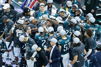 Los Eagles destrozan el triplete de los Chiefs