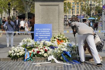 Barcelona recuerda el 17-A con un acto centrado en las víctimas
