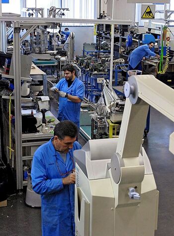 Un millón de empleados realiza horas extra sin computar