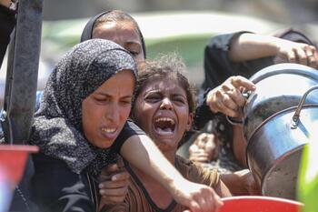 Aumentan a unos 315 los muertos por hambre en Gaza