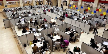 Sumar propone reducir la jornada laboral de los funcionarios