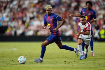 Un FC Barcelona gris no pasa del empate en Vallecas