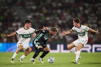 El Elche salva un punto ante el Betis